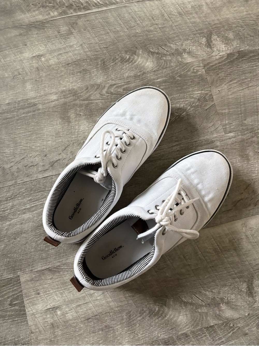 Goodfellow & Co Men’s White Canvas Low-Top Sneakers